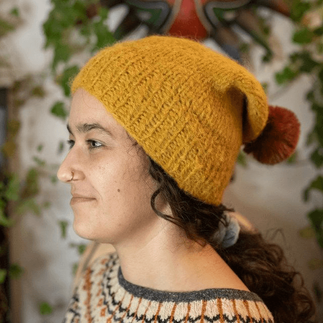 Bonnet tricoté main France laine mérinos alpaga jaune 