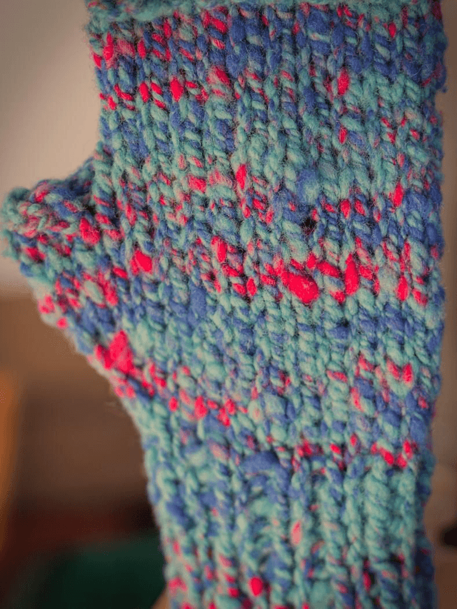 Mitaines bleu et rose, filée et tricoté à la main 