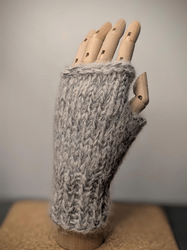 Mitaines en laine beige clair et nuances de gris
