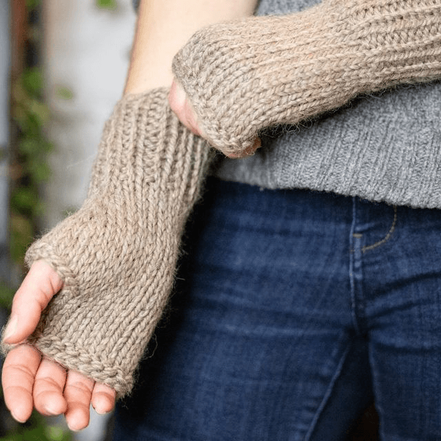 Envoi Rapide - Coffret beige et fil métallisé multicolore -Bonnet, mitaines et tour de cou en laine d'alpaga et mouton 