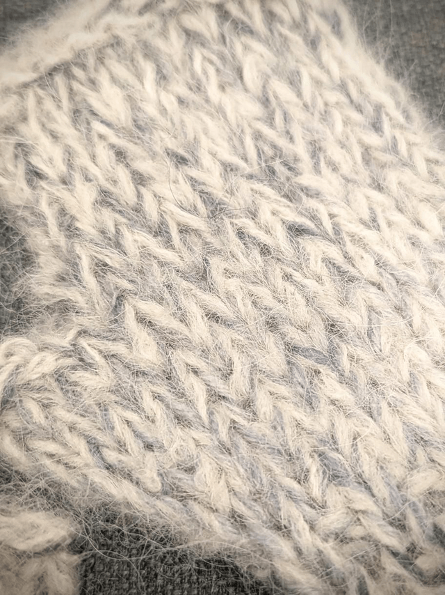 Mitaines en laine beige clair et nuances de gris