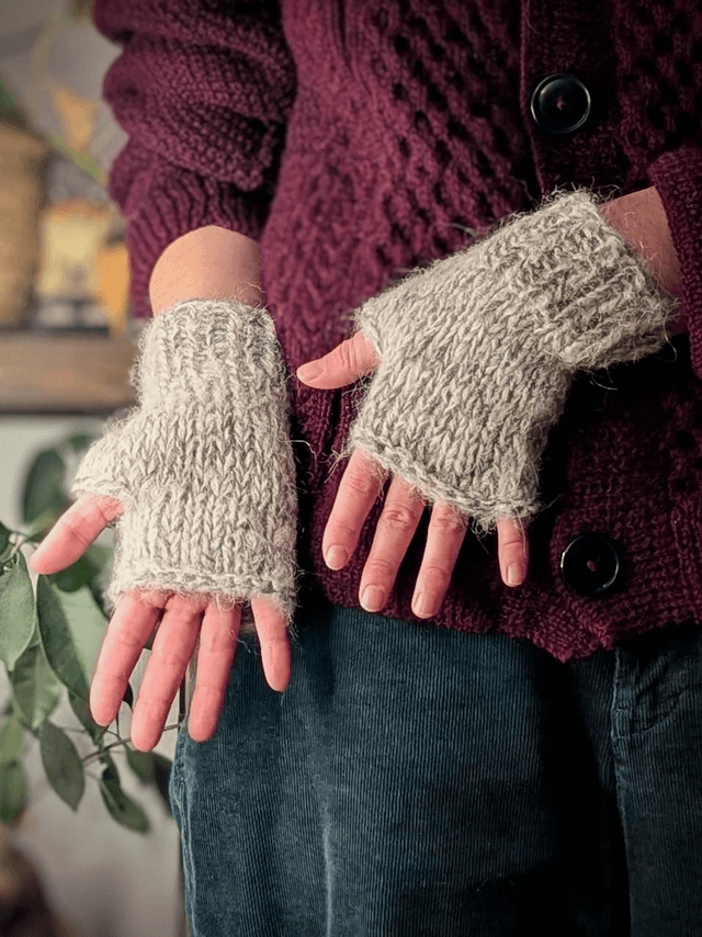 Mitaines en laine beige clair et nuances de gris