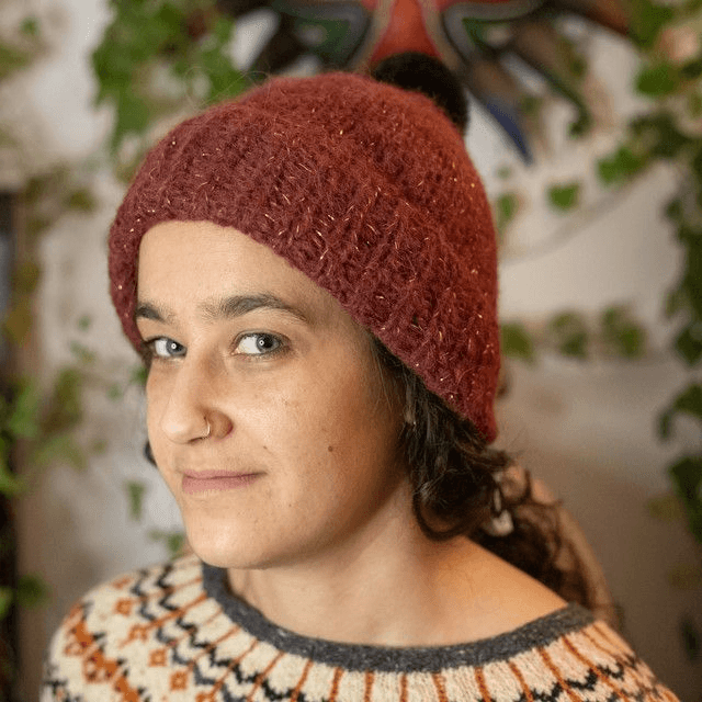 Bonnet tricoté main France laine mérinos alpaga rouge