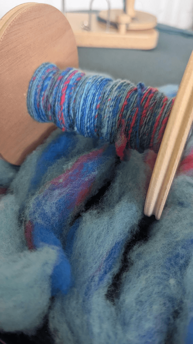 Mitaines bleu et rose, filée et tricoté à la main 