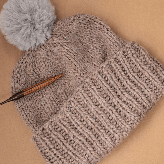 Bonnet hiver unisexe fabrication Française tricoté main en laine d'alpaga et mouton beige foncé