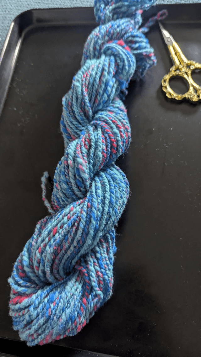 Mitaines bleu et rose, filée et tricoté à la main 