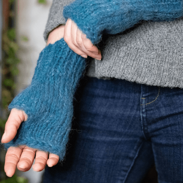 Coffret bleu glacier- Bonnet, mitaines et tour de cou en laine alpaga merinos et soie, fabriqué en france à la main