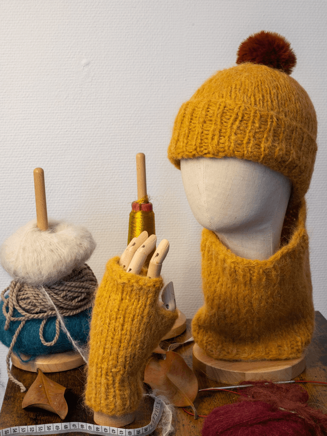 Envoi Rapide - Coffret jaune  -Bonnet, mitaines et tour de cou en laine d&#039;alpaga merinos et soie 
