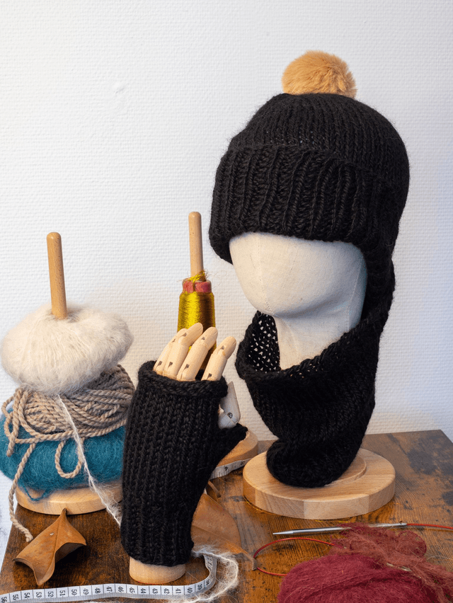 Envoi Rapide - Coffret noir -Bonnet, mitaines et tour de cou en laine d&#039;alpaga et mouton 